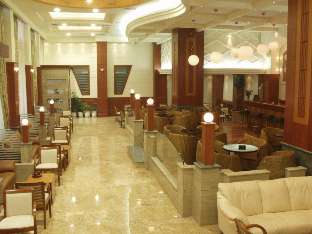 Elpida City Hotel เซเรส ภายนอก รูปภาพ