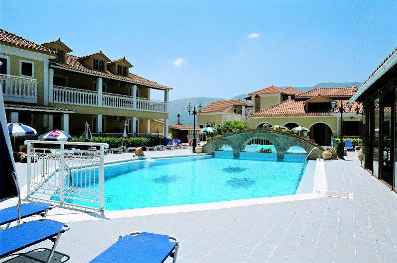 Elpida City Hotel เซเรส ภายนอก รูปภาพ