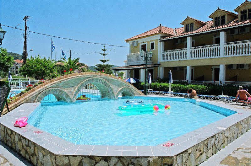 Elpida City Hotel เซเรส ภายนอก รูปภาพ