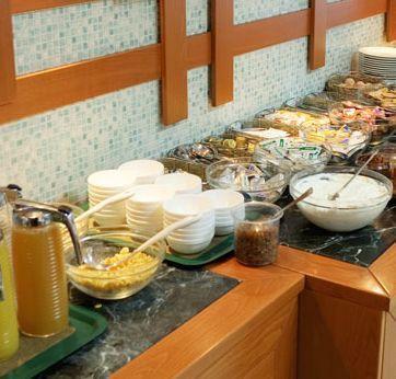 Elpida City Hotel เซเรส ภายนอก รูปภาพ