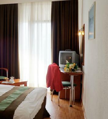 Elpida City Hotel เซเรส ภายนอก รูปภาพ